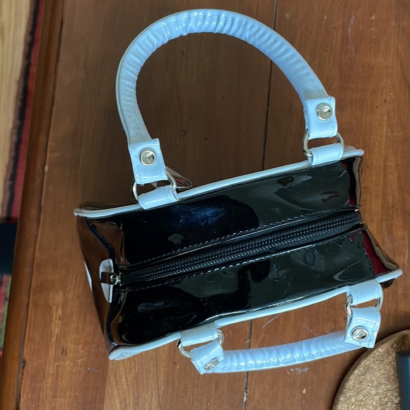 Betty Boop Purse Patent NWT 🖤🖤 - Picture 4 of 5
